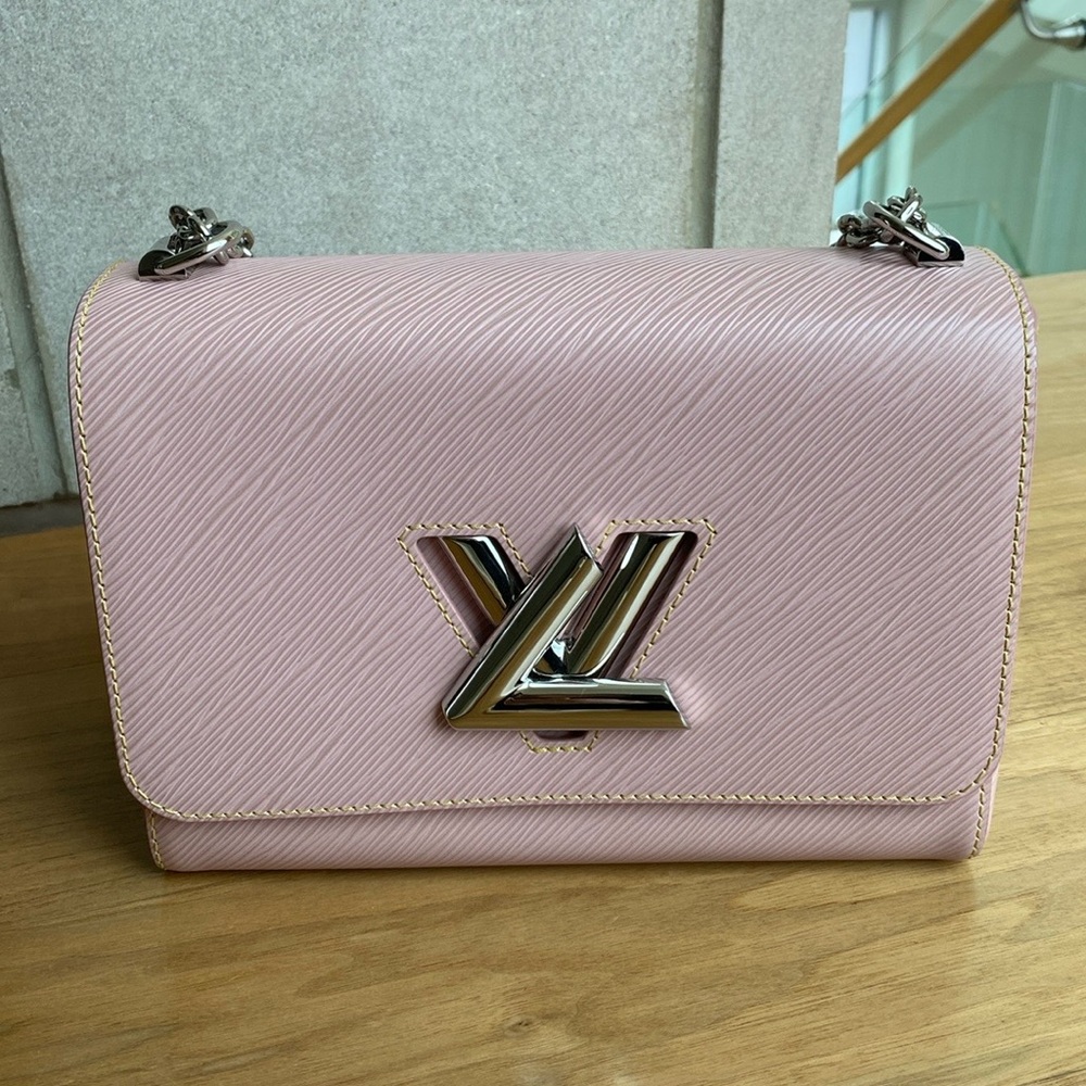 Authentic Louis Vuitton Twist handbag Epi Leather MM